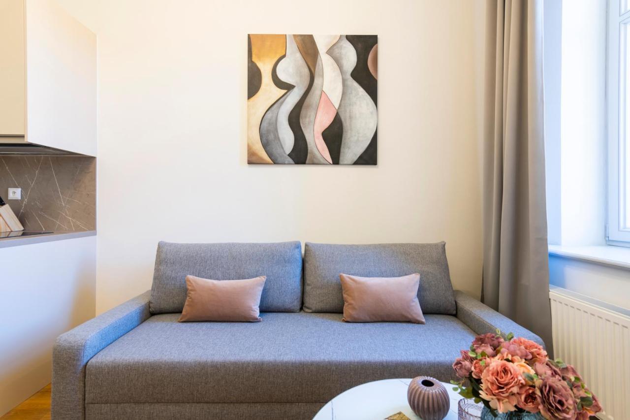 Hidden Art Boutique Residence By Dwellfort ปราก ภายนอก รูปภาพ
